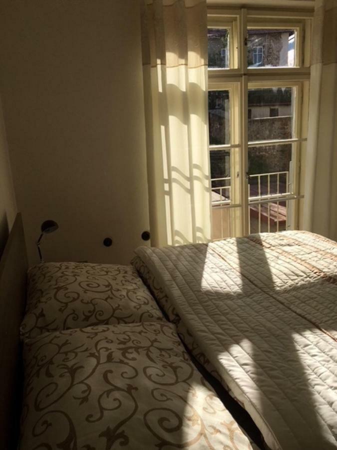 Апартаменты Apartman S Vyhladom Кремница Экстерьер фото