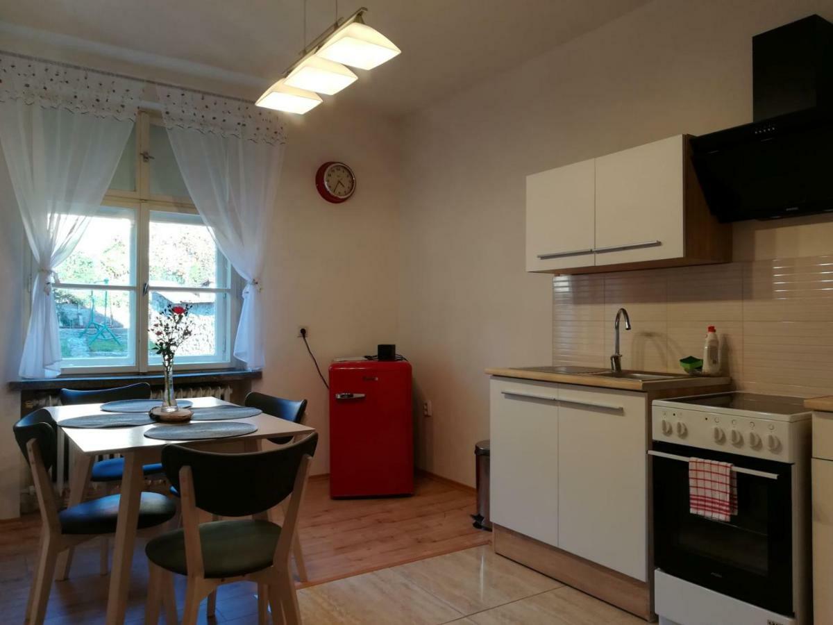 Апартаменты Apartman S Vyhladom Кремница Экстерьер фото